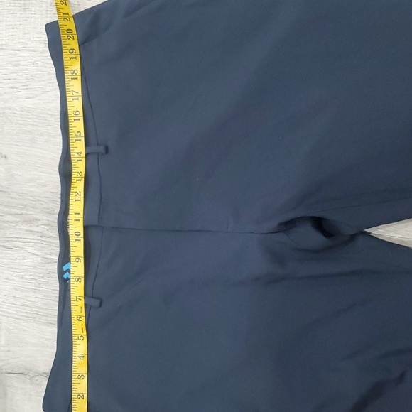 Men’s Haggar Flat Front Straight Fit Active Series Pants size 44x29 - Picture 2 of 3